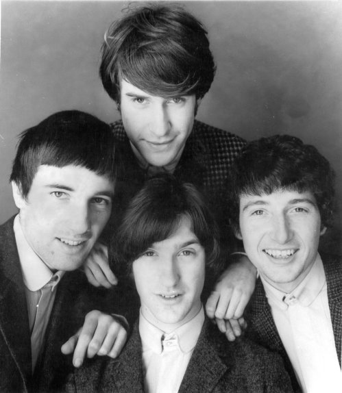 Kinks, modell 1964. Från vänster Mick Avory, Ray Davies, Dave Davies och Pete Quaife.